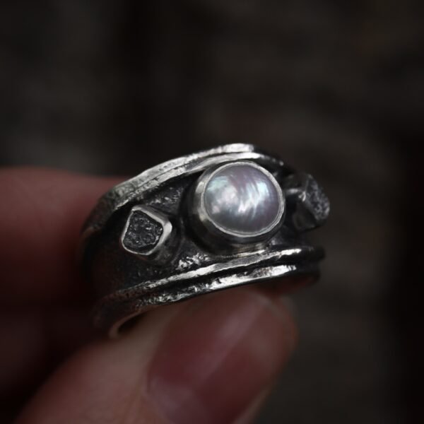 Rift Ring ✦ Freshwater Pearl